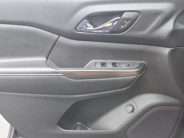 2017 GMC Acadia SLE-2