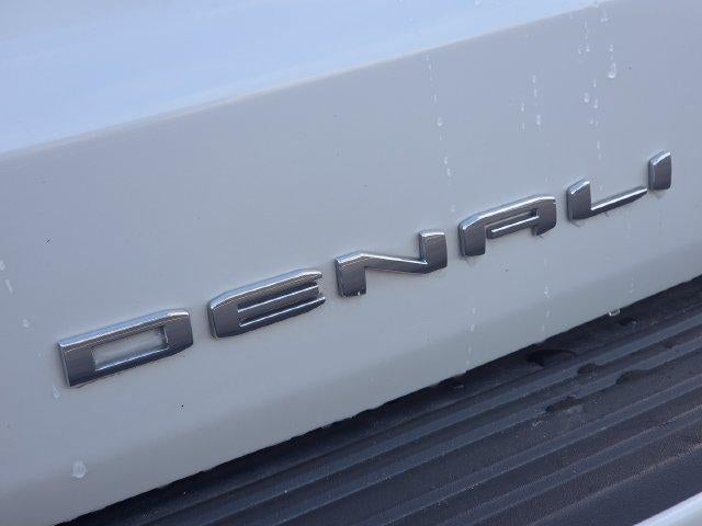 2022 GMC Yukon Base