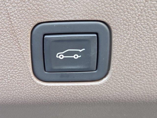 2022 GMC Yukon Base