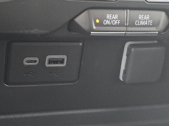 2024 GMC Yukon XL SLE