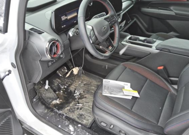 2025 Chevrolet Equinox EV RS