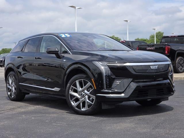 2025 Cadillac OPTIQ Luxury 2