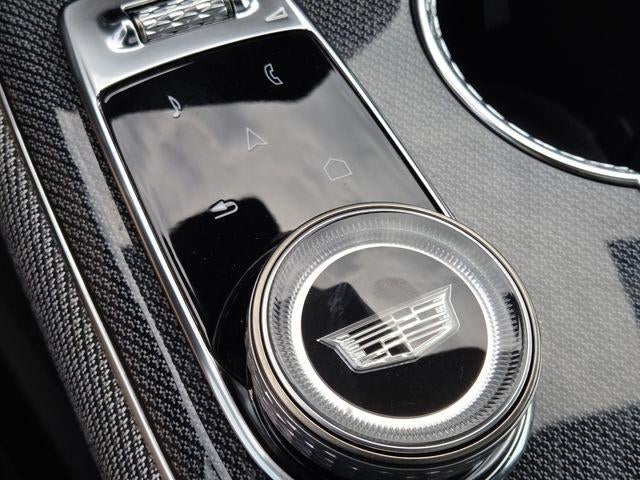 2025 Cadillac OPTIQ Luxury 2