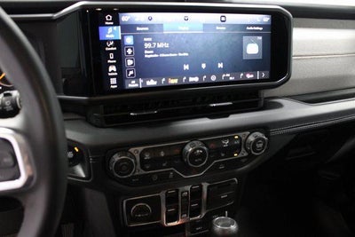 2024 Jeep Wrangler 4-Door Sahara 4x4