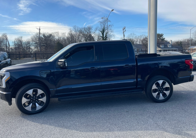 2023 Ford F-150 Lightning Platinum