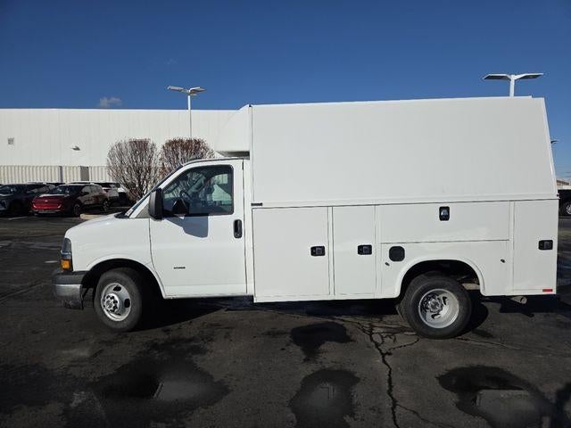 2025 Chevrolet Express Cutaway 3500 Work Van