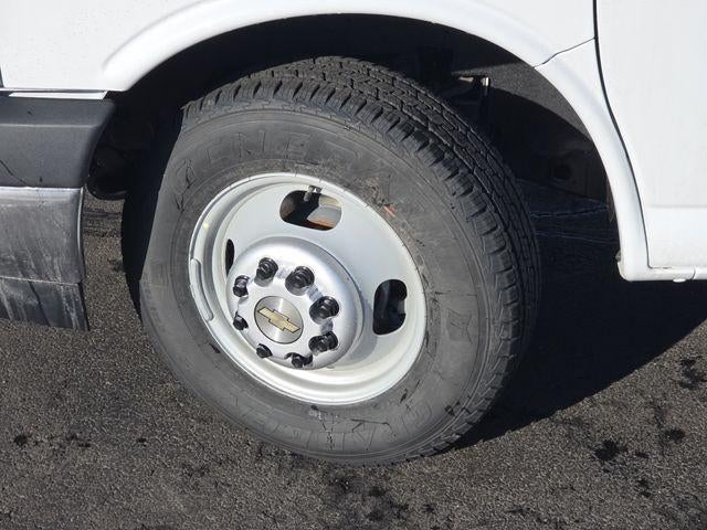 2025 Chevrolet Express Cutaway 3500 Work Van