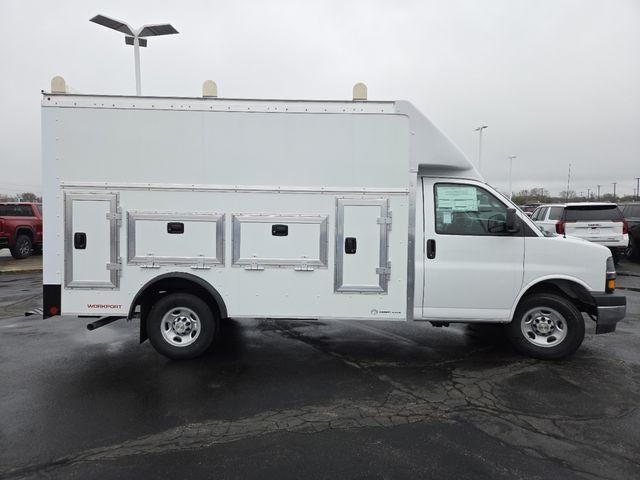2026 Chevrolet Express Cutaway 3500 Work Van
