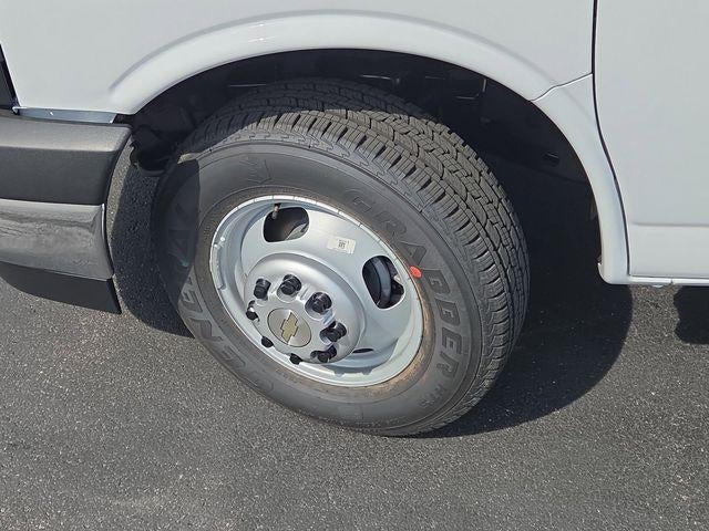 2025 Chevrolet Express Cutaway 3500 Work Van