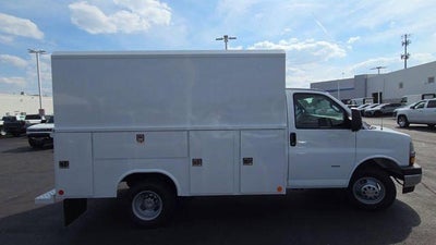 2025 Chevrolet Express Cutaway 3500 Work Van