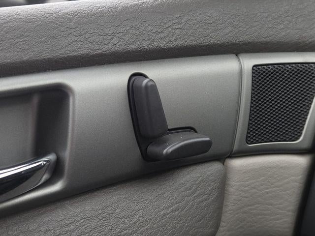 2005 Chrysler Pacifica Base