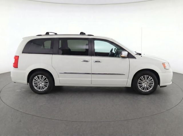2015 Chrysler Town & Country Touring-L