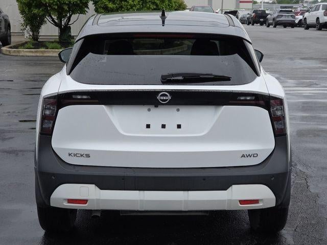 2025 Nissan Kicks SV