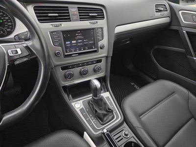 2017 Volkswagen Golf Wolfsburg