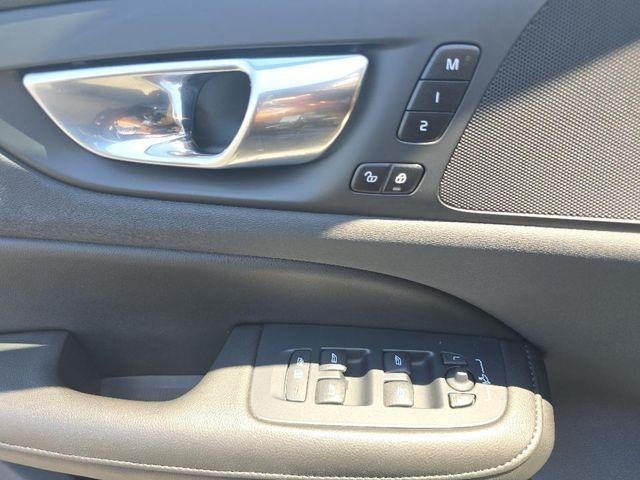 2022 Volvo S60 B5 Momentum