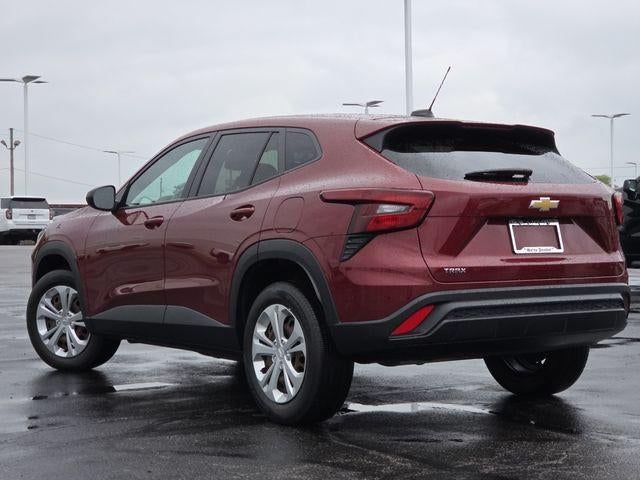 2024 Chevrolet Trax LS - Photo 16