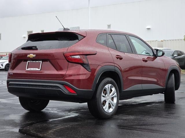 2024 Chevrolet Trax LS - Photo 18