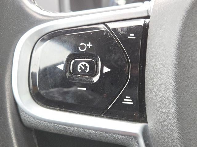 2021 Volvo XC90 T6 Momentum