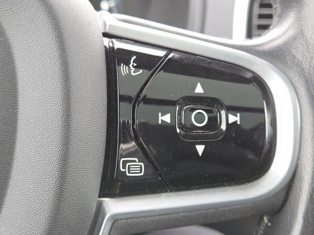 2021 Volvo XC90 T6 Momentum