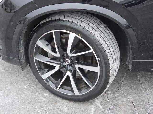 2021 Volvo XC90 T6 Momentum