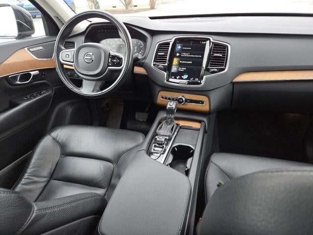2021 Volvo XC90 T6 Momentum