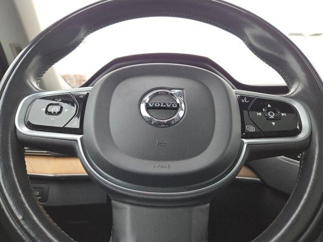 2021 Volvo XC90 T6 Momentum