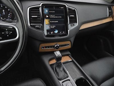 2021 Volvo XC90 T6 Momentum