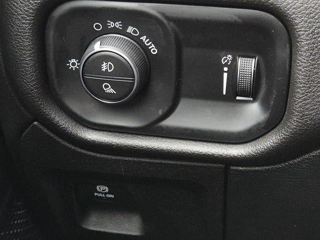 2021 RAM 1500 Big Horn 4x4 Quad Cab 6'4" Box